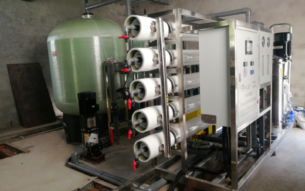 福建食品公司20T單級反滲透安裝調試