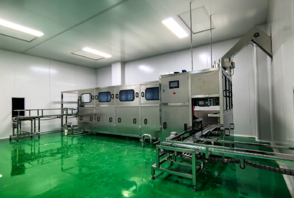 唐山遵化300大桶灌裝生產線安裝調試