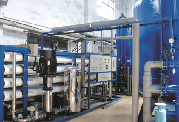 40T單級反滲透+混床設備安裝調試完成